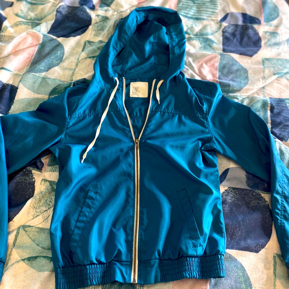 Wind breaker